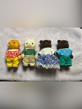 Vintage 1980s Forest Families Flocked Animal Figures – Bear Cat Dog Lot of 4